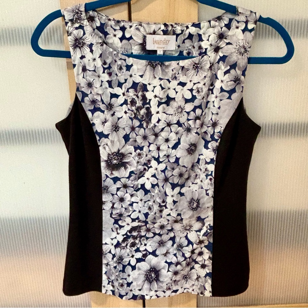 Laundry By Shelli Segal Women's Floral Black, Blue and White Sleeveless Top EUC
